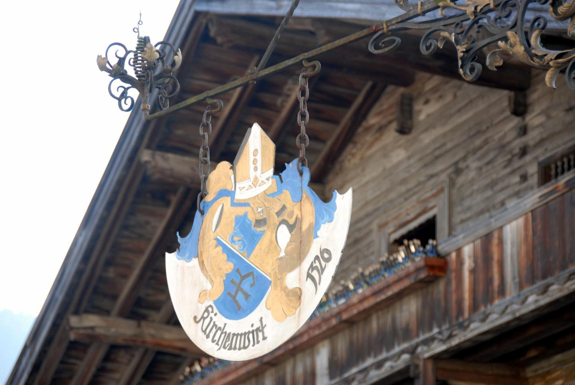 Hotel & Gourmetwirtshaus Kirchenwirt Seit 1326 ลีโอกัง ภายนอก รูปภาพ