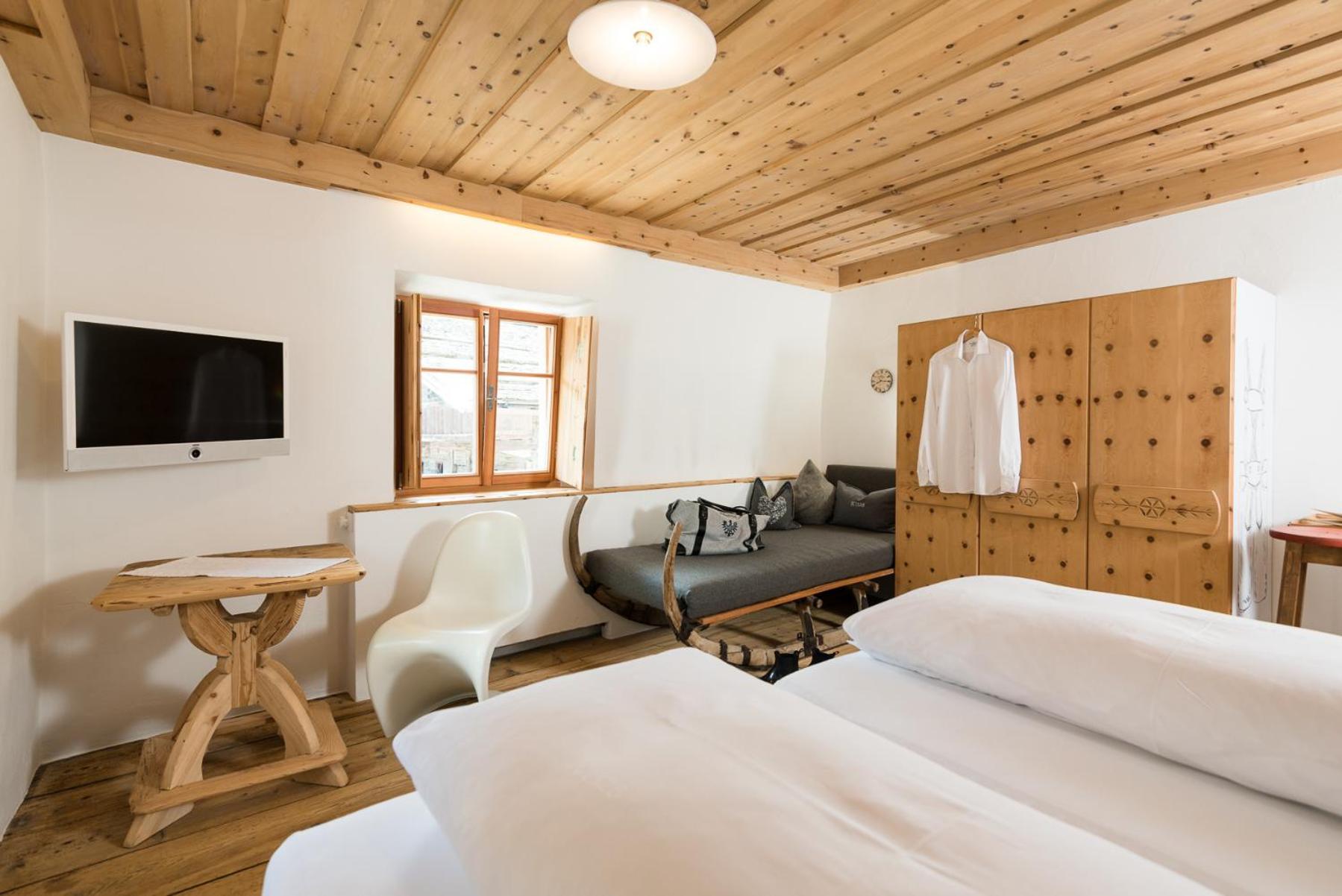 Hotel & Gourmetwirtshaus Kirchenwirt Seit 1326 ลีโอกัง ภายนอก รูปภาพ