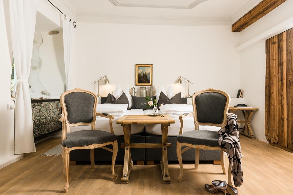 Hotel & Gourmetwirtshaus Kirchenwirt Seit 1326 ลีโอกัง ภายนอก รูปภาพ