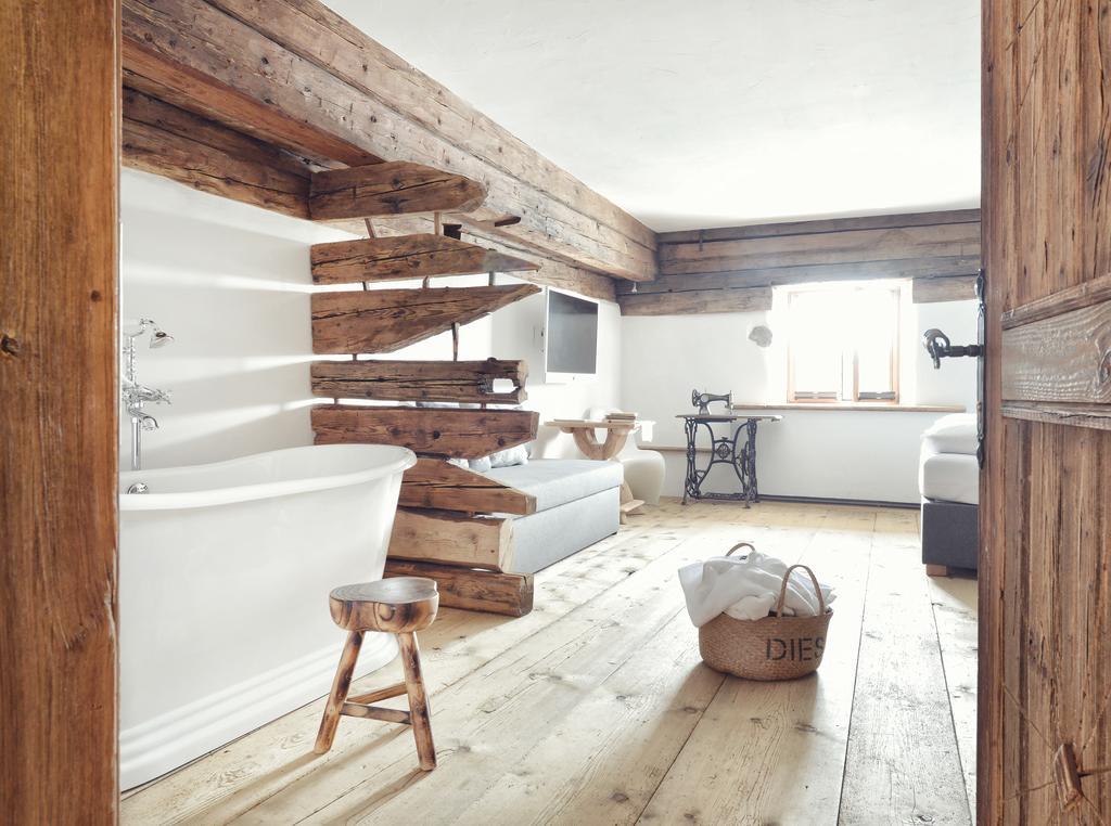 Hotel & Gourmetwirtshaus Kirchenwirt Seit 1326 ลีโอกัง ภายนอก รูปภาพ