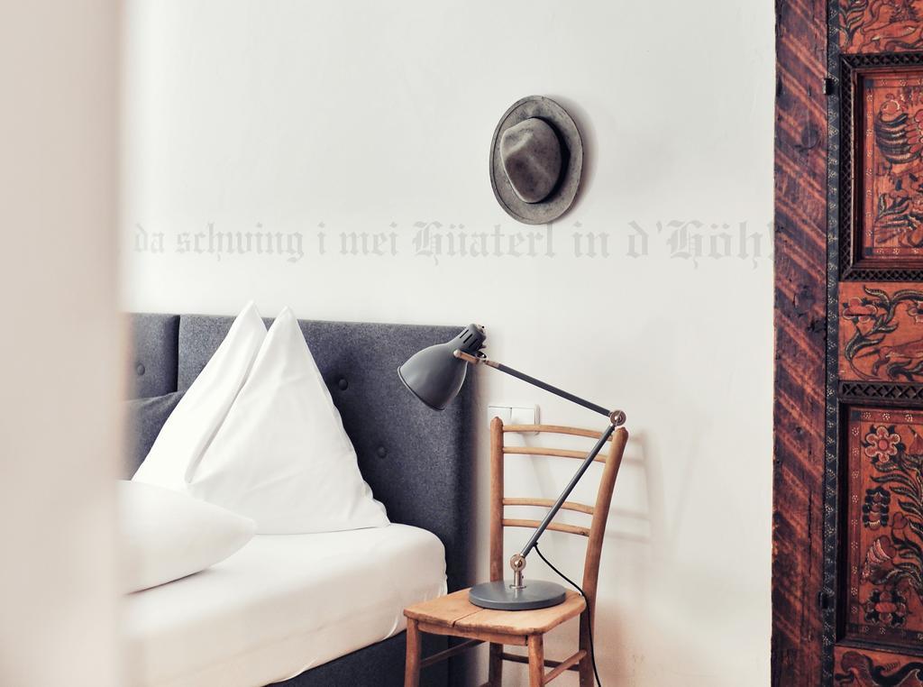 Hotel & Gourmetwirtshaus Kirchenwirt Seit 1326 ลีโอกัง ภายนอก รูปภาพ